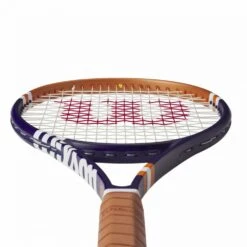 Raquette Wilson Blade 98 16x19 V8.0 Roland Garros 2023 (305g) 9 Raquette Wilson Blade 98 16x19 V8.0 Roland Garros 2023 (305g) -Magasin De Tennis De Sport raquette wilson blade 98 16x19 v80 roland garros 2023 305g 3